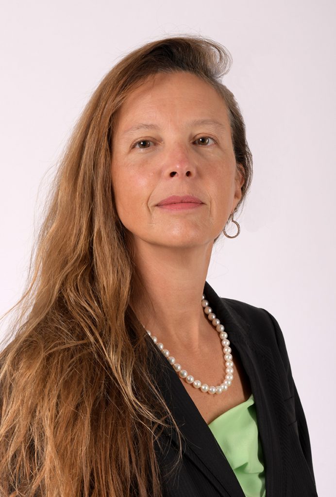 business women in an Affordable LinkedIn headshot